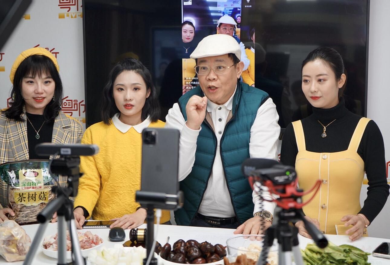 乐昌马蹄,黑皮冬瓜,雪毛鸡…广东名嘴郑达为韶关农特产掌锤带货!